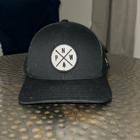 PNW black and white hat NWOT - Picture 2 of 5